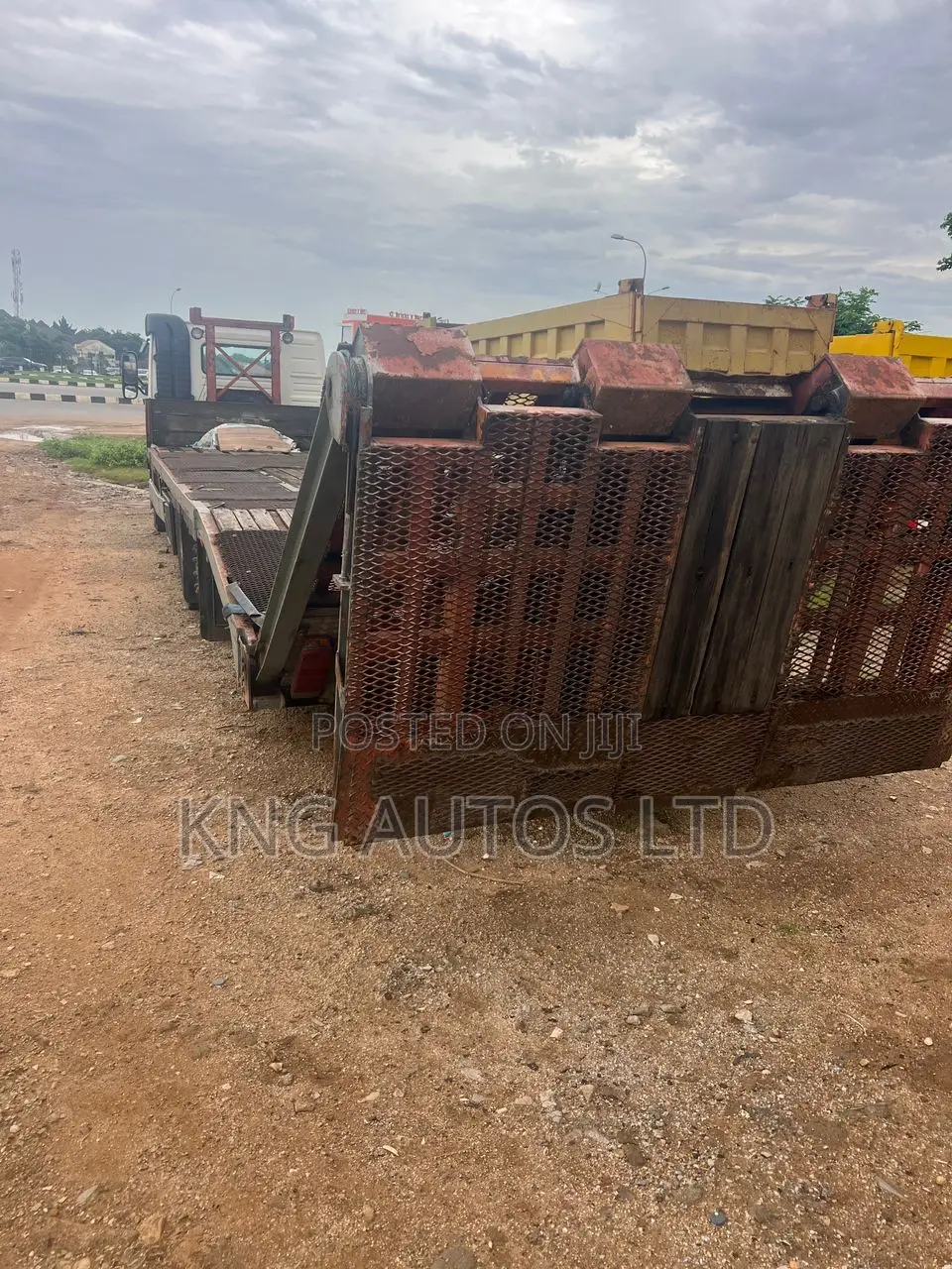 Volvo Lowbed Truck