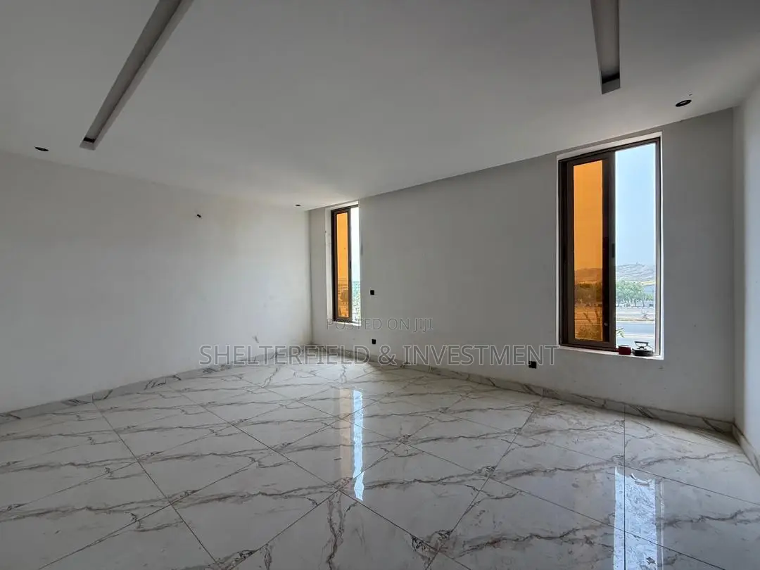 5bdrm Duplex in Maitama Main for sale