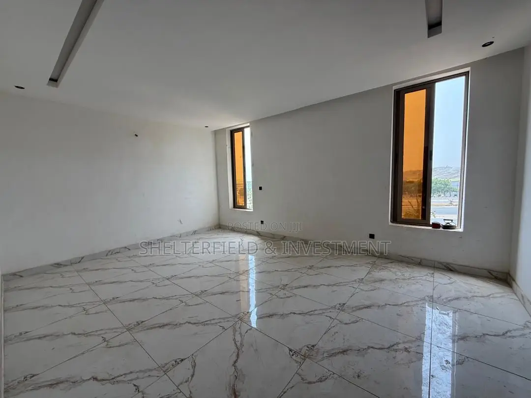 5bdrm Duplex in Maitama Main for sale