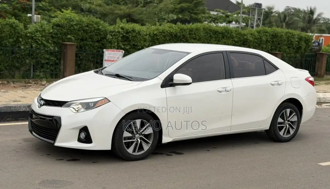 Toyota Corolla 2015 White