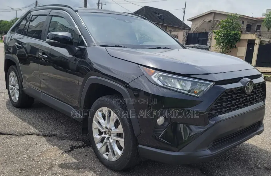 Toyota RAV4 XLE AWD 2020 Black