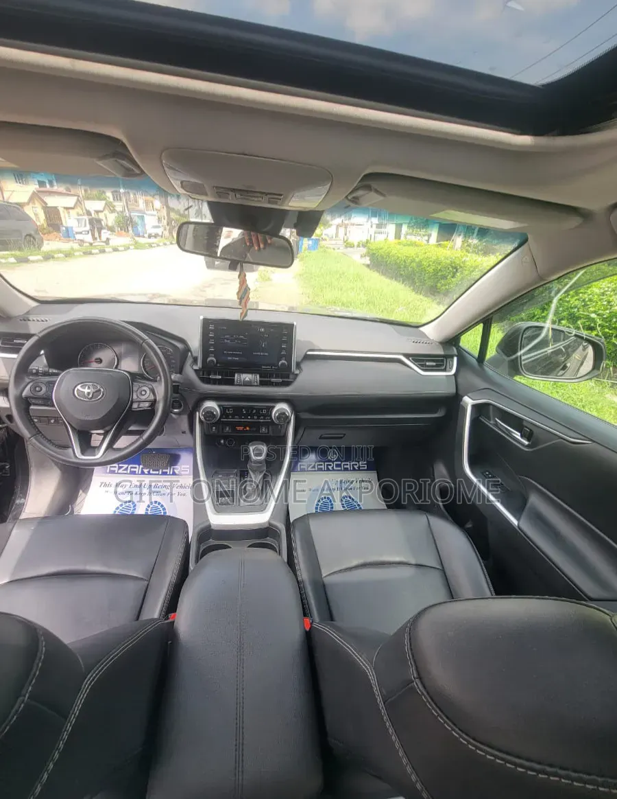 Toyota RAV4 XLE AWD 2020 Black