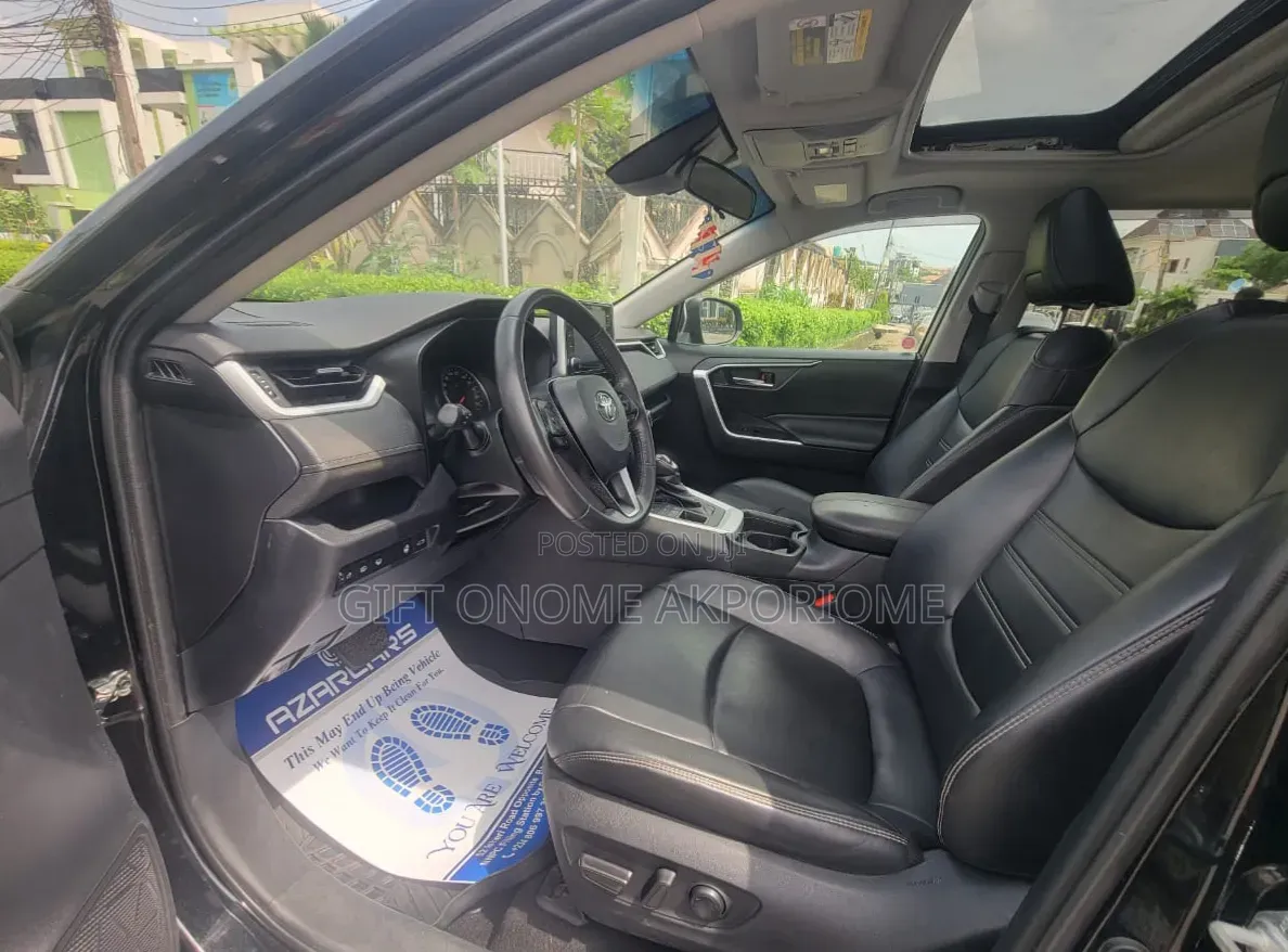 Toyota RAV4 XLE AWD 2020 Black