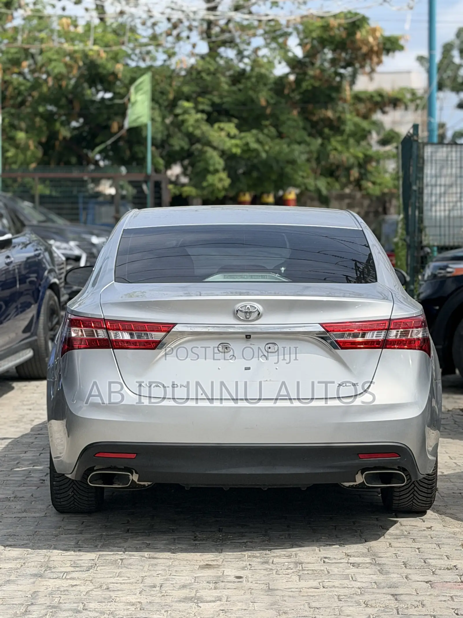 Toyota Avalon XLE Sedar FWD (3.5L 6cyl 6A) 2013 Silver
