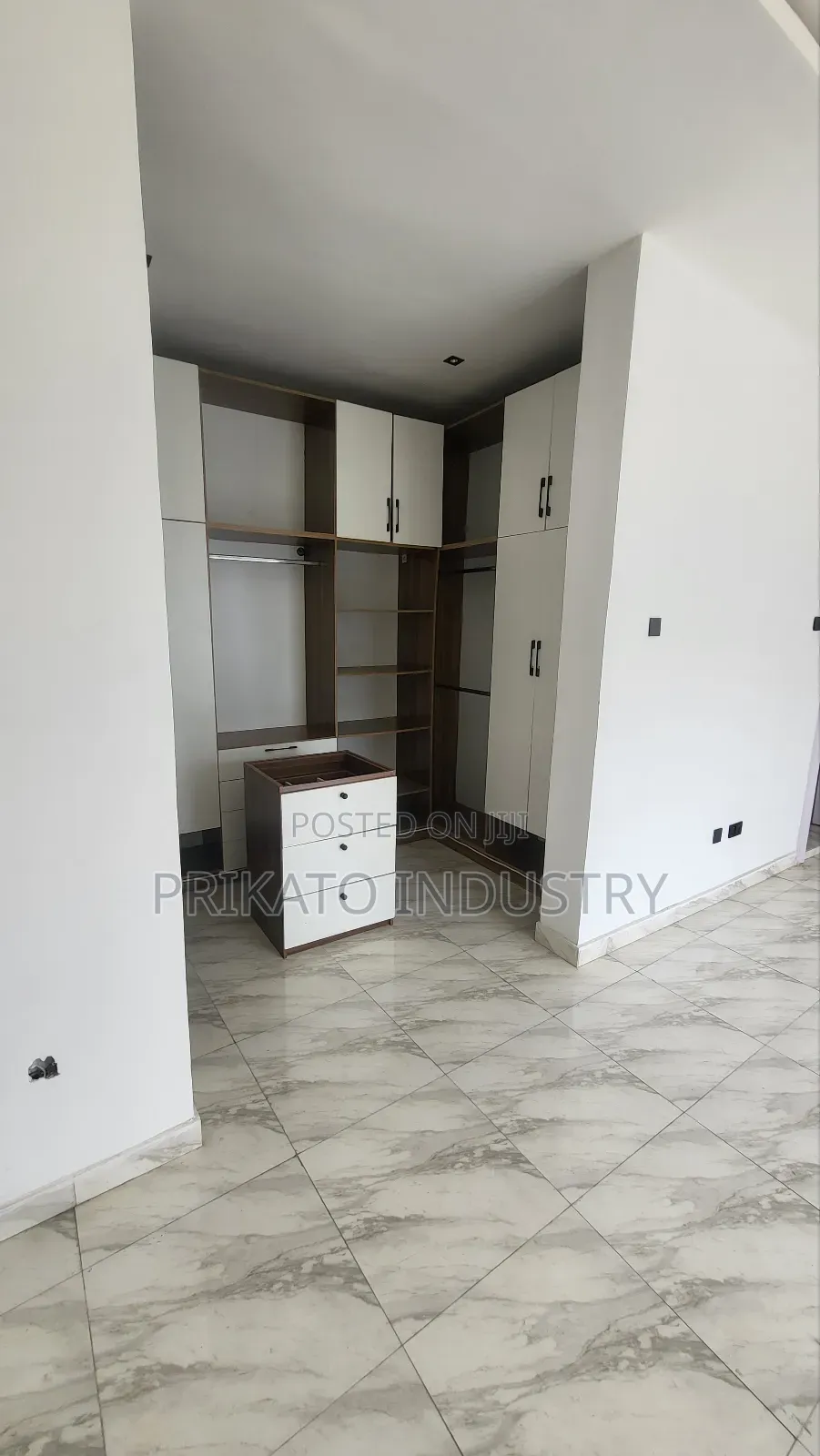 5bdrm Mansion in Treasure Estate, Osapa london for sale