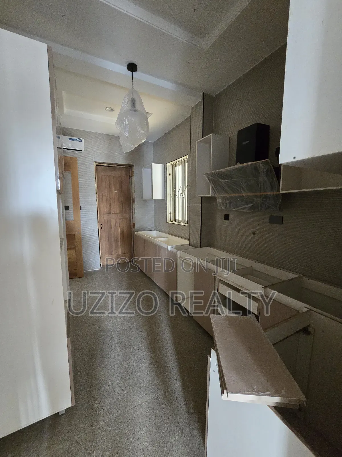 3bdrm Townhouse/Terrace in Lekki Phase 1 for sale
