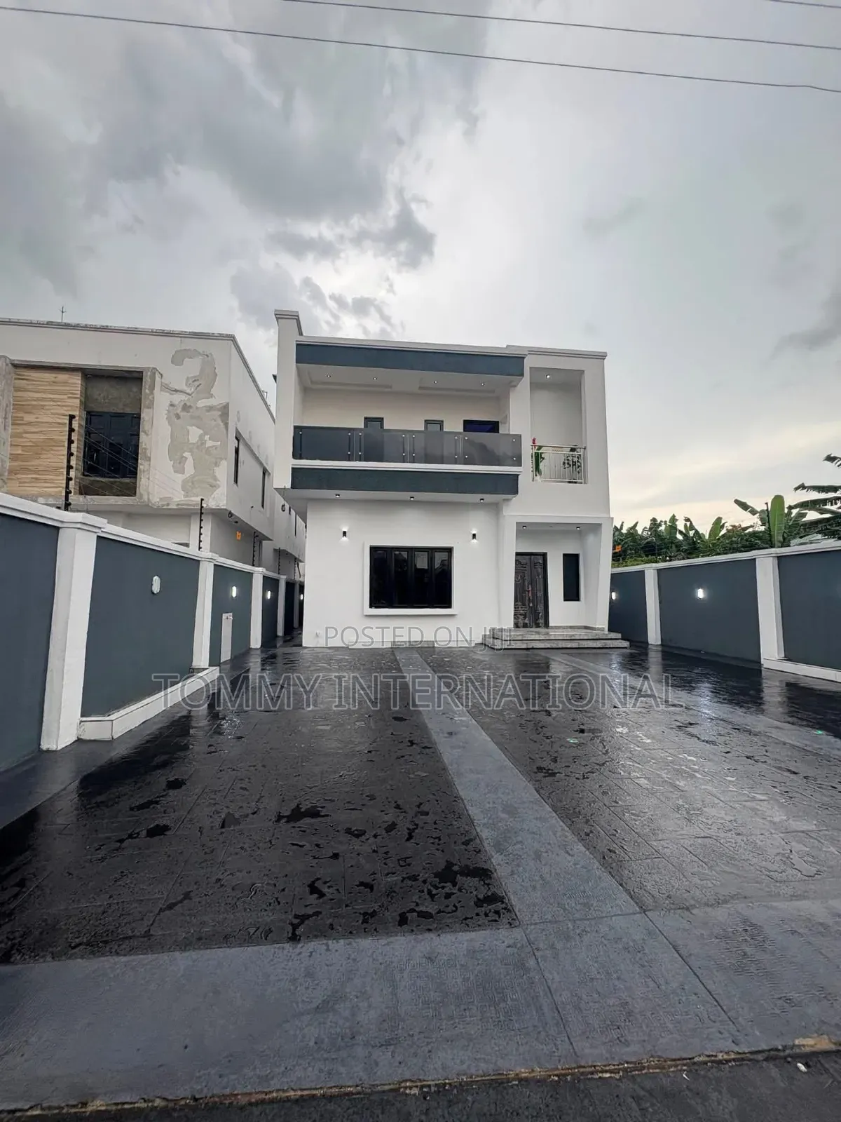 4bdrm Duplex in Akwaka Estate, Port-Harcourt for sale
