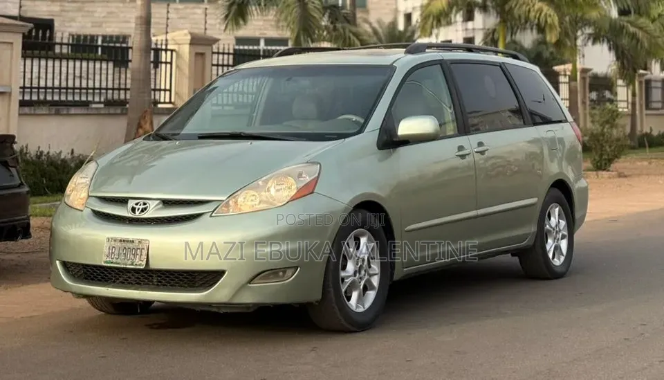 Toyota Sienna 2008 Green