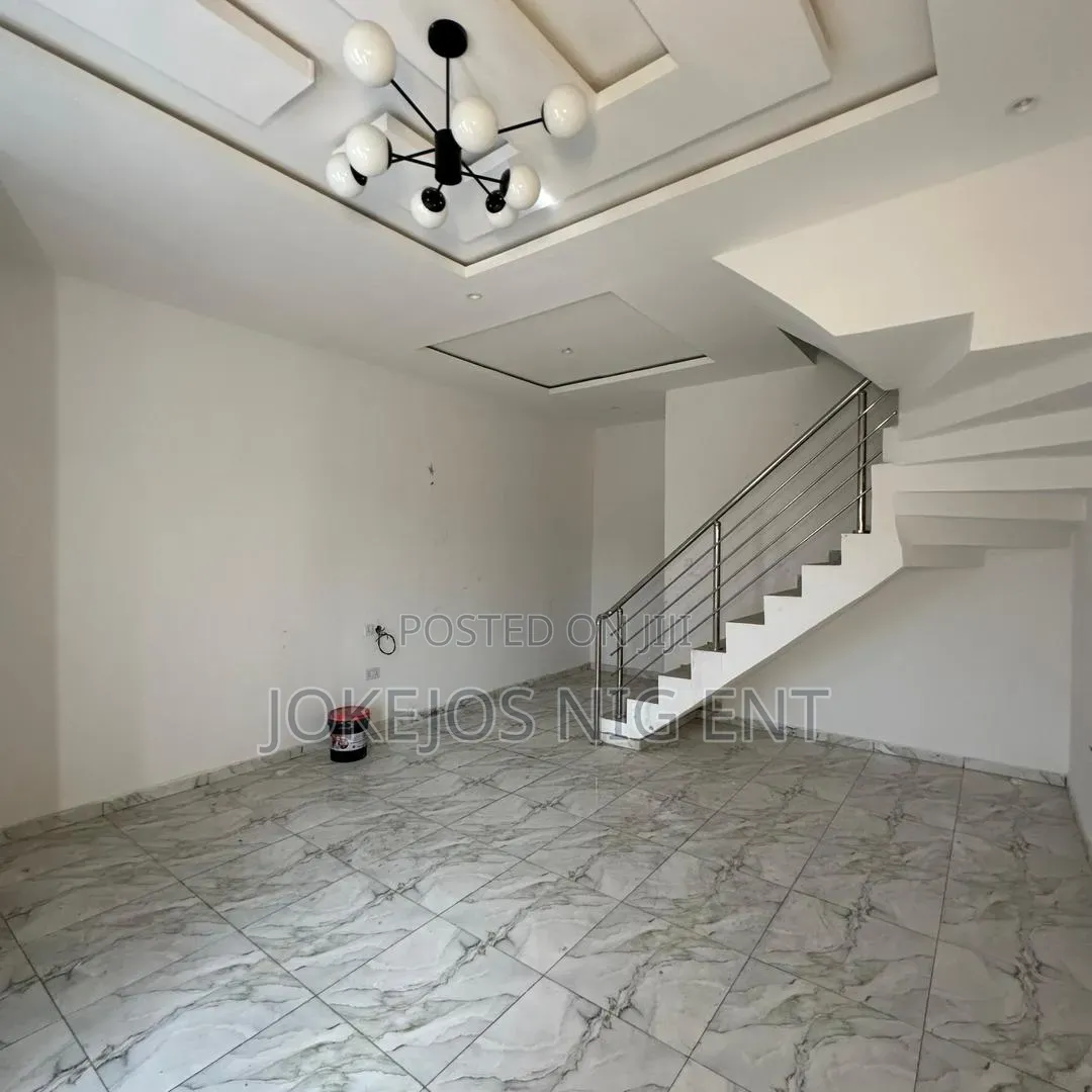 2bdrm Townhouse/Terrace in Lbs Lagos Business, Olokonla for sale