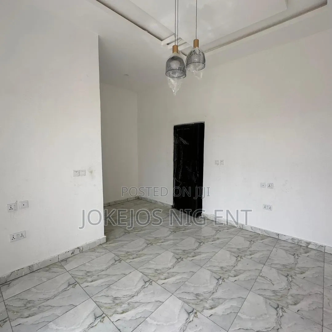 2bdrm Townhouse/Terrace in Lbs Lagos Business, Olokonla for sale