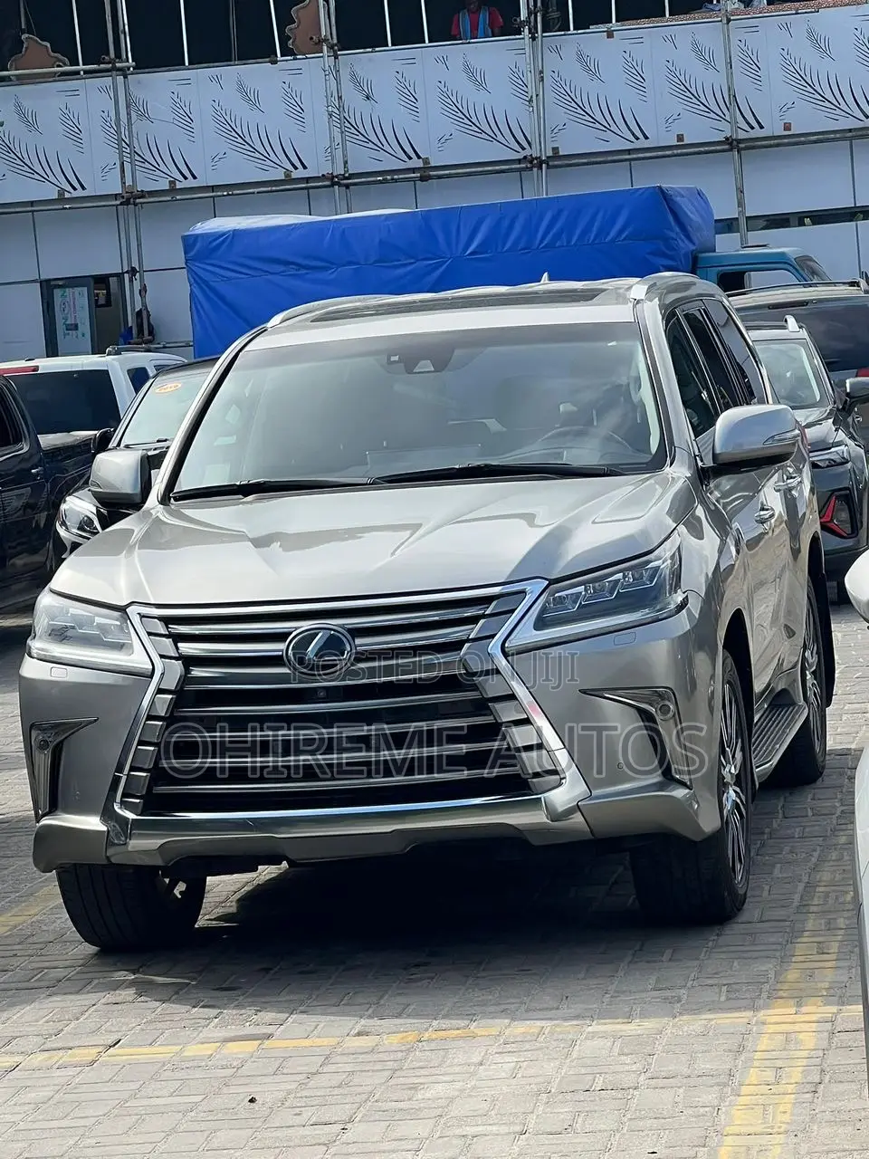 Lexus LX 2021