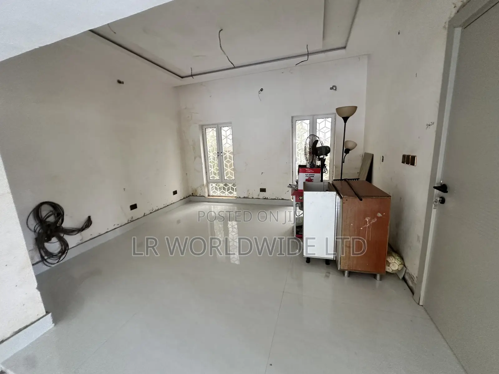 8bdrm Mansion in Apo District for sale