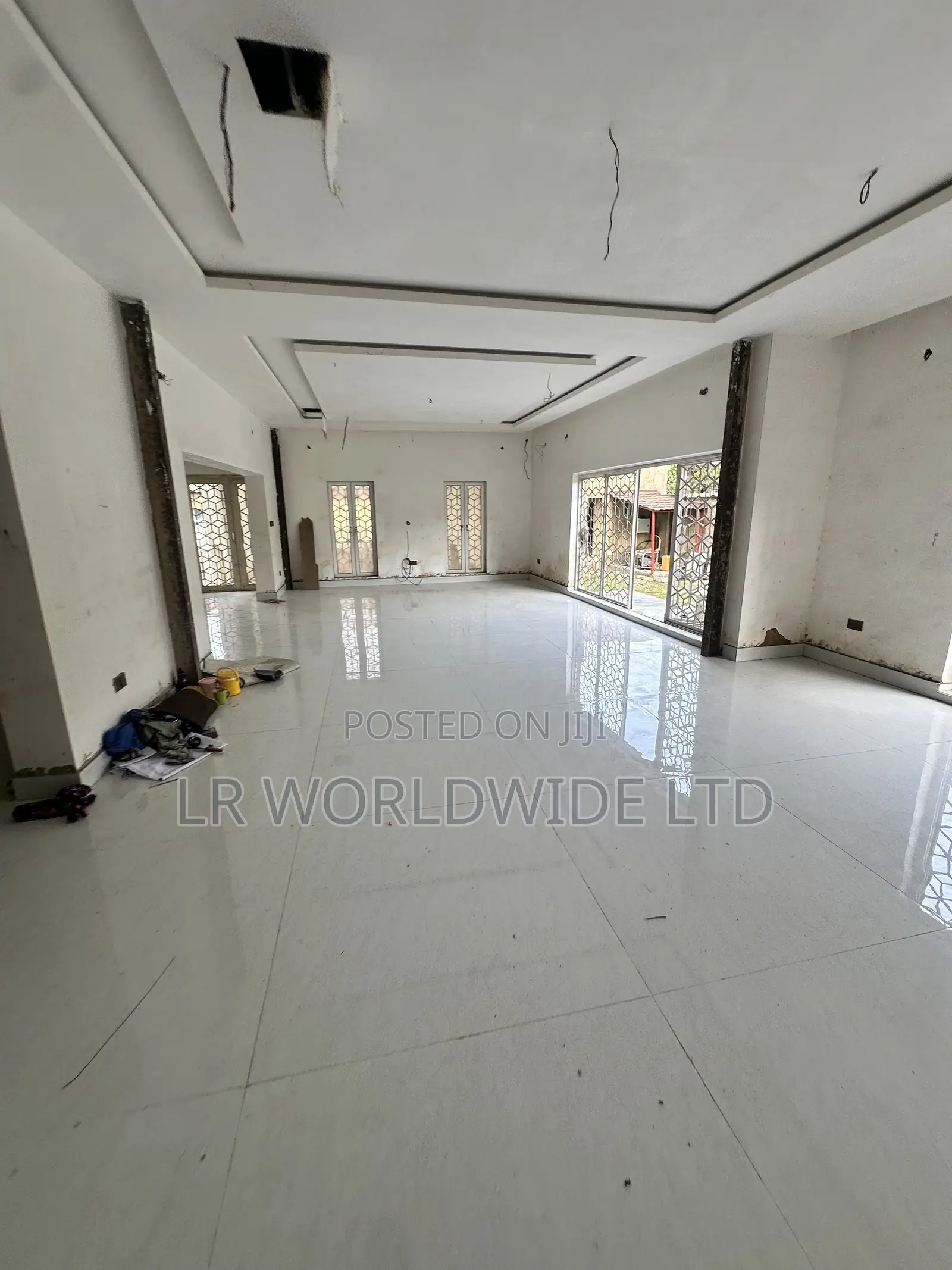 8bdrm Mansion in Apo District for sale