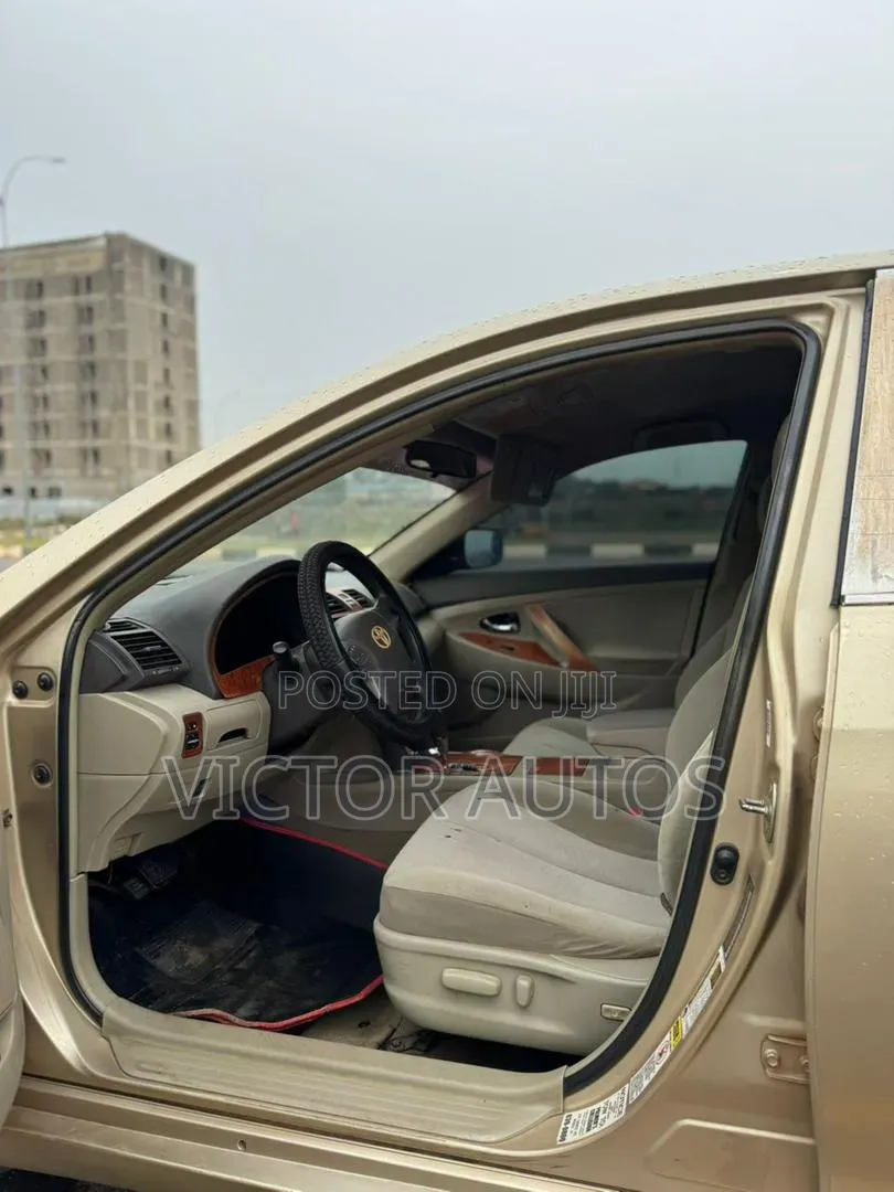 Toyota Camry 2010 Gold
