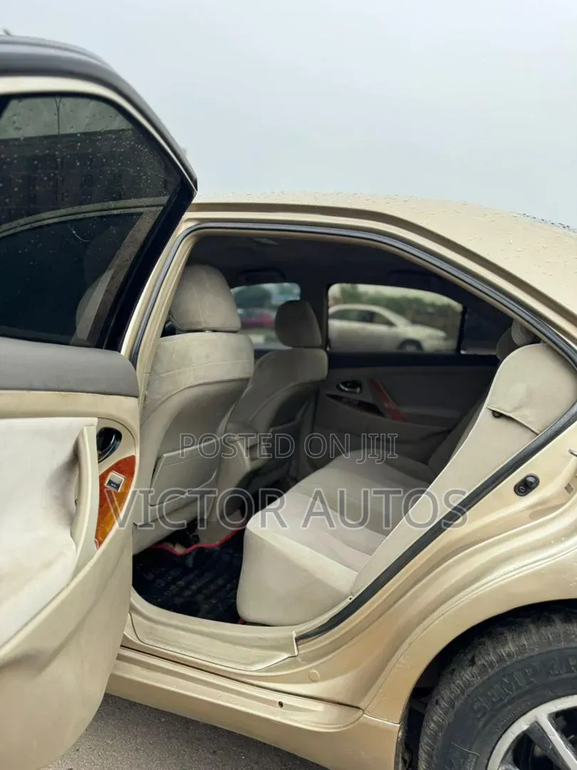 Toyota Camry 2010 Gold