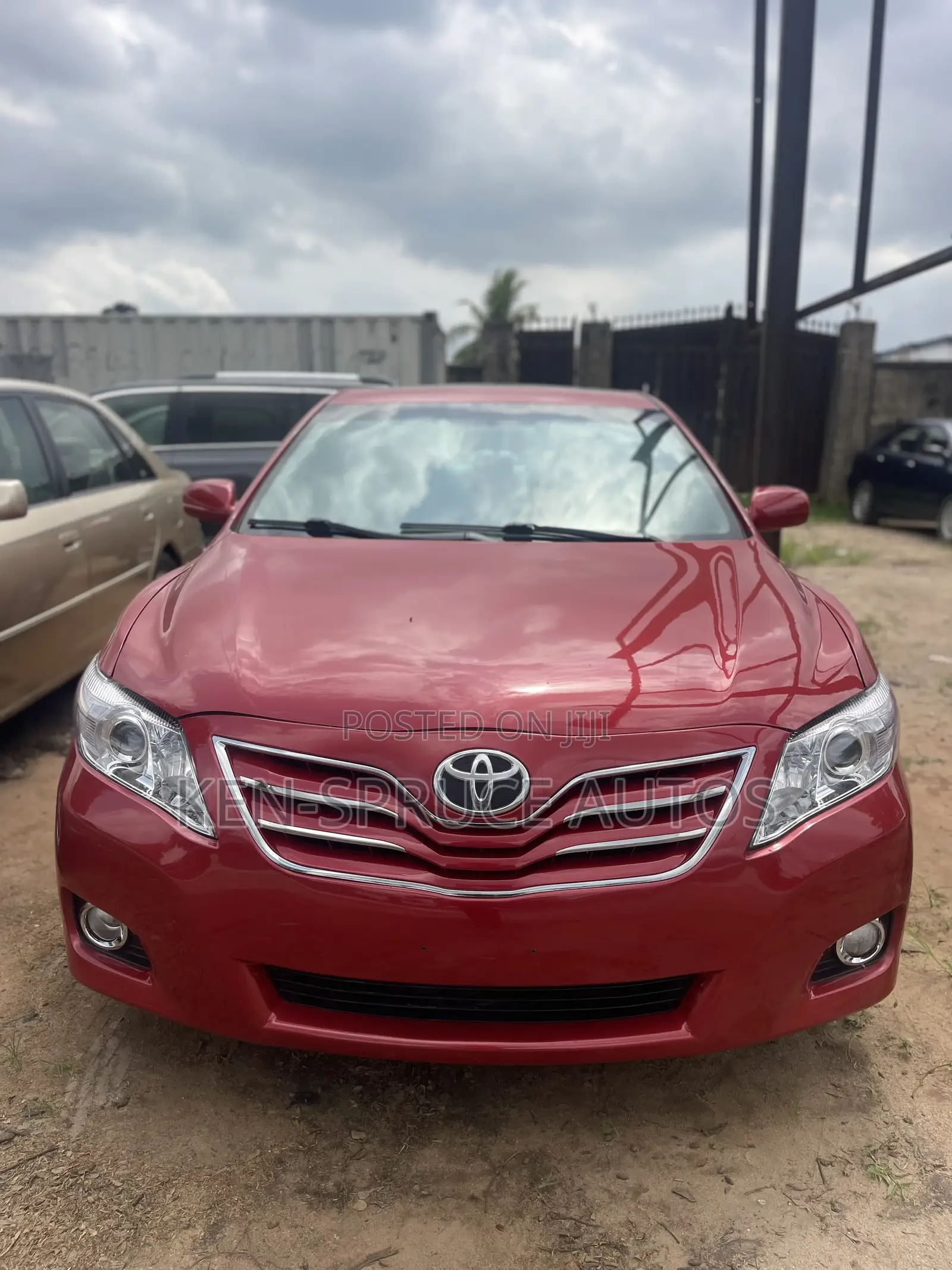 Toyota Camry XLE 4dr Sedan (2.5L 4cyl 6A) 2011 Red