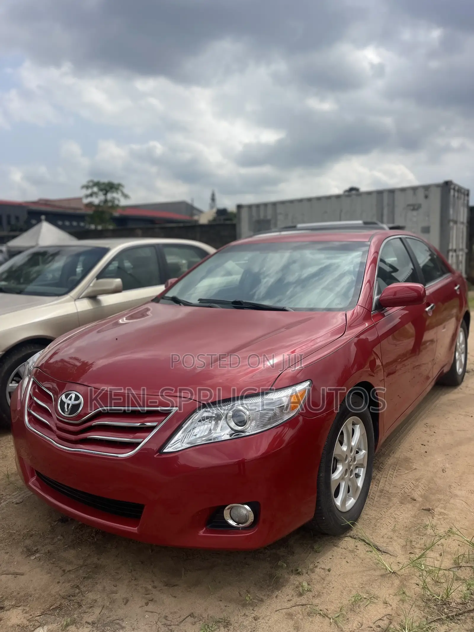 Toyota Camry XLE 4dr Sedan (2.5L 4cyl 6A) 2011 Red