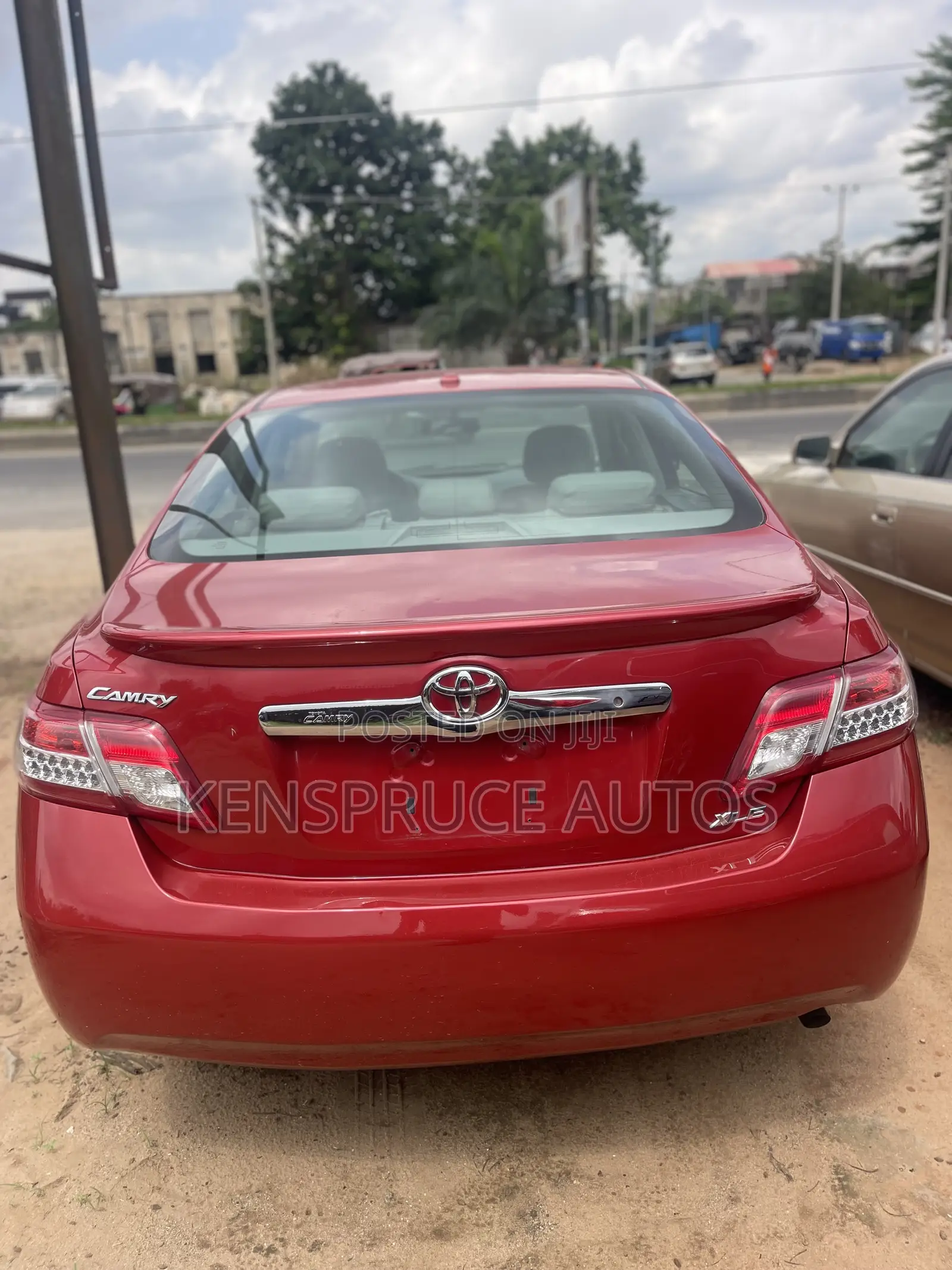 Toyota Camry XLE 4dr Sedan (2.5L 4cyl 6A) 2011 Red