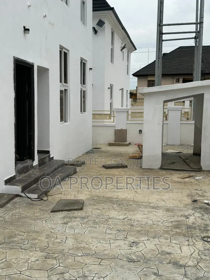 5bdrm Duplex in Ikolaba Estate, Ibadan for rent