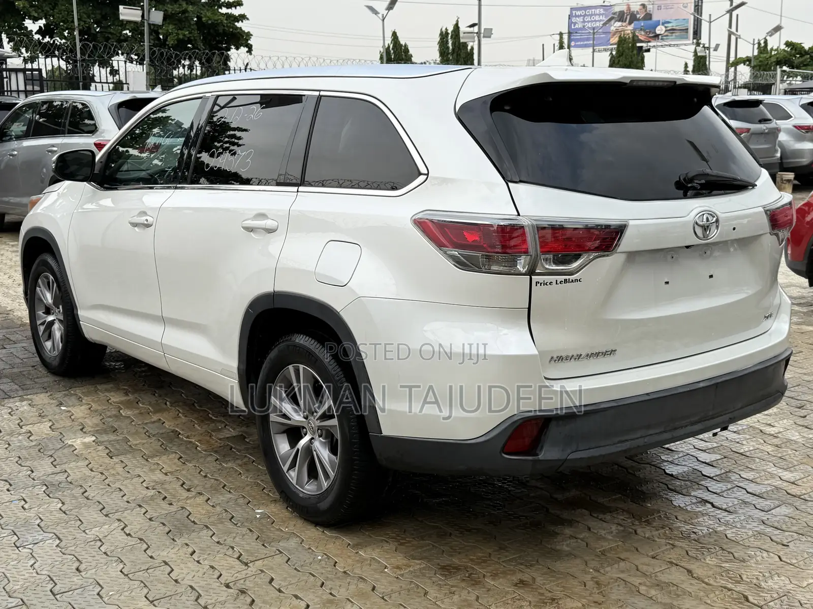 Toyota Highlander XLE 4dr SUV AWD (3.5L 6cyl 6A) 2015 White