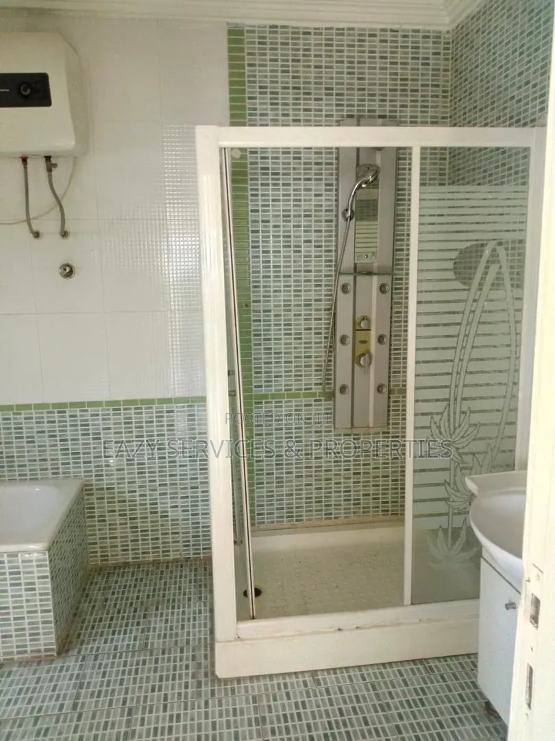 20bdrm Block of Flats in Lekki Phase One for sale