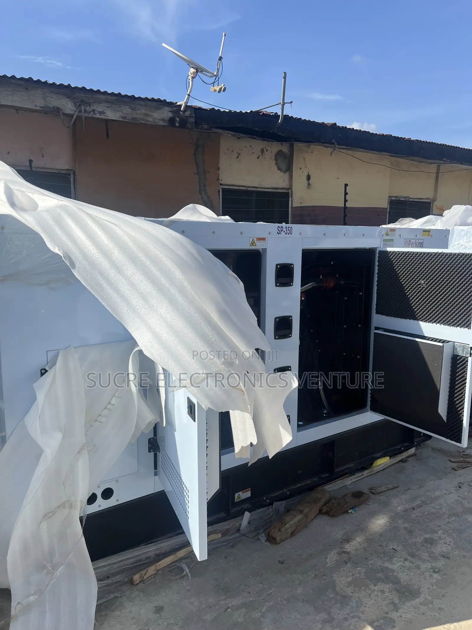 Sp-350kva Perkins Diesel Soundproof Generator {Uk 100% Copper Coil}
