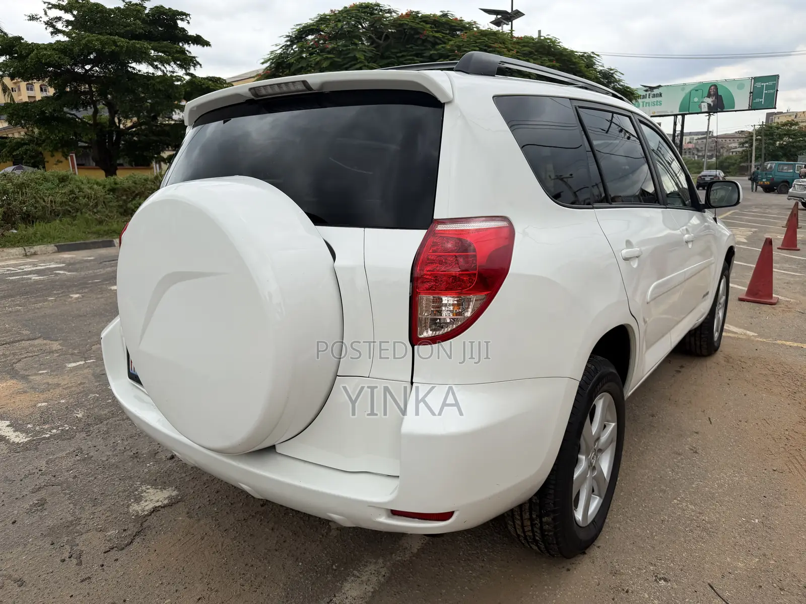 Toyota RAV4 Limited V6 2007 White