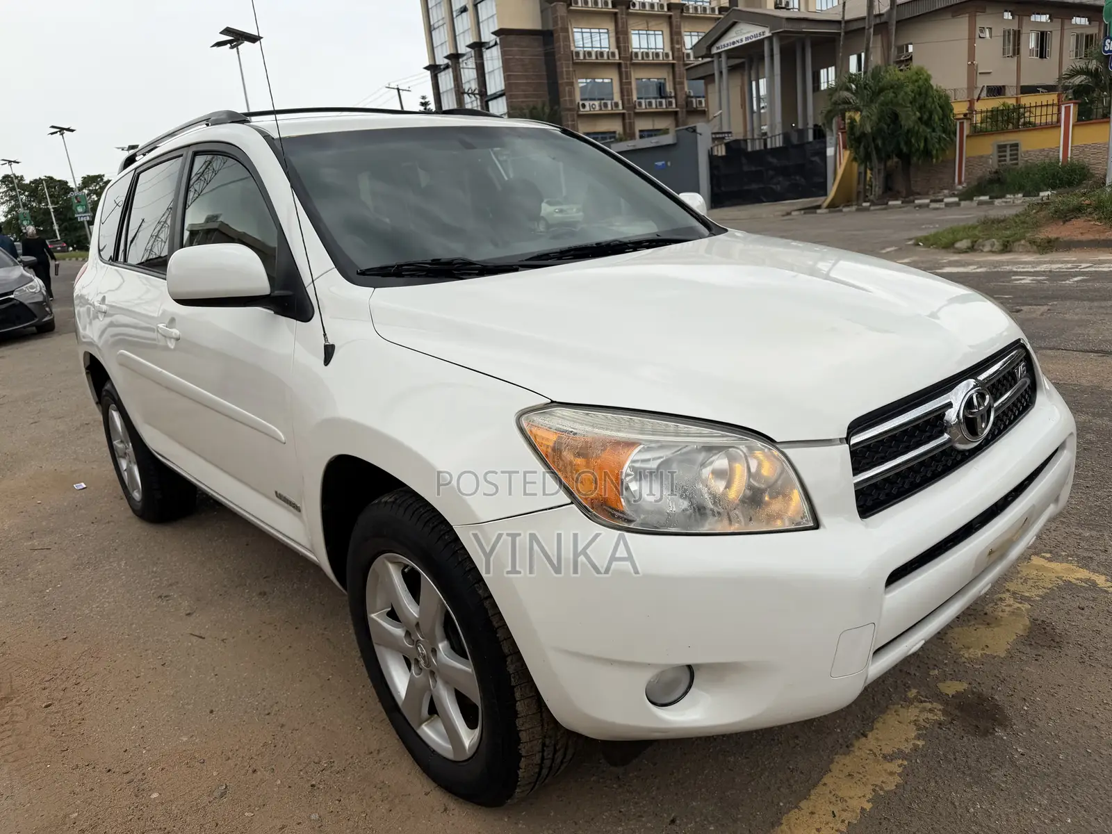 Toyota RAV4 Limited V6 2007 White