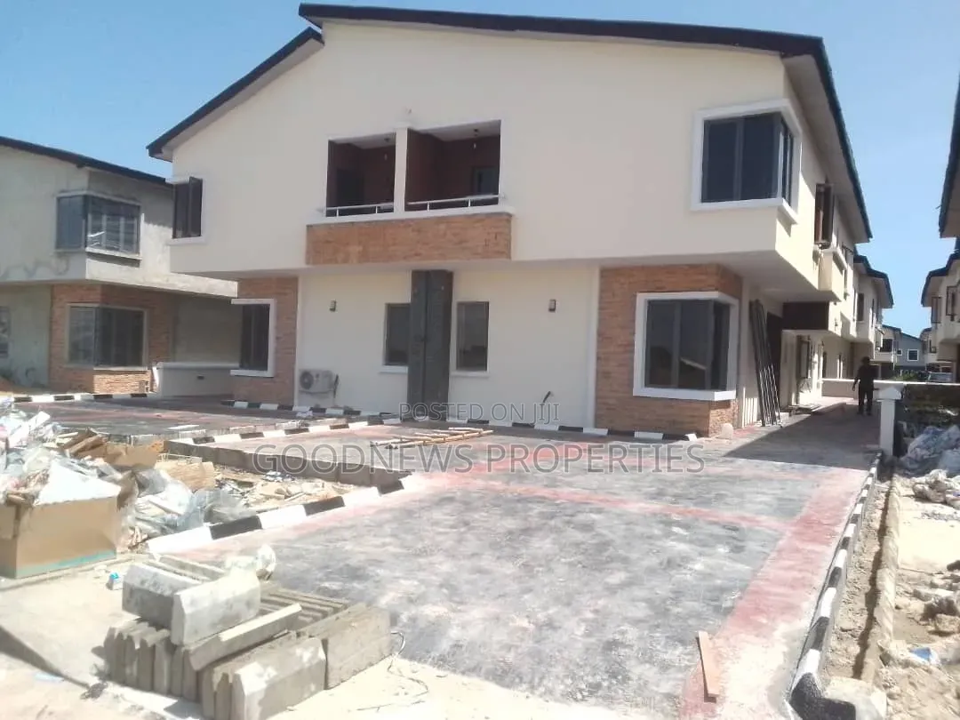 4bdrm Duplex in Vgc Lekki Lagos for rent