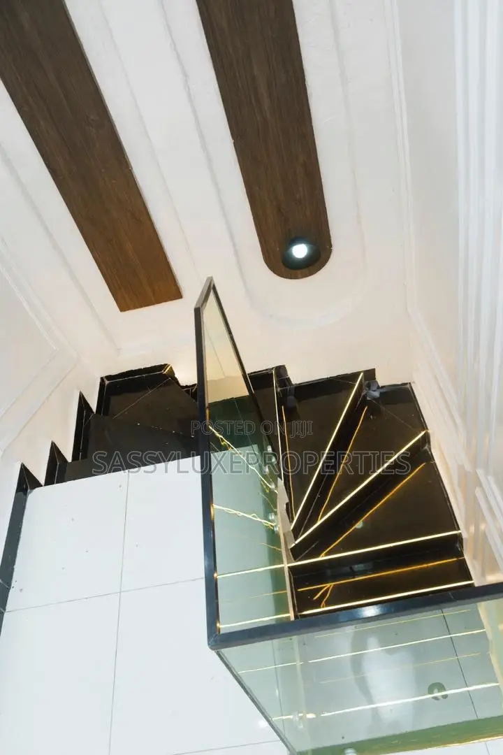3/4 Bedroom Semi Detached Duplex Ps5
