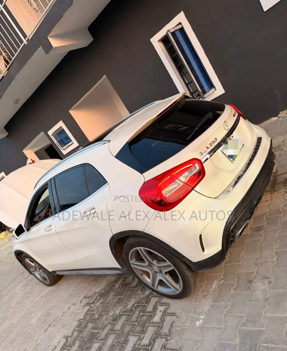 Mercedes-Benz GLA 250 2015 White