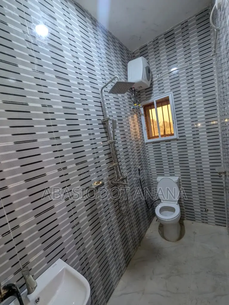 2bdrm Apartment in Off Calabar Itu, Uyo for rent