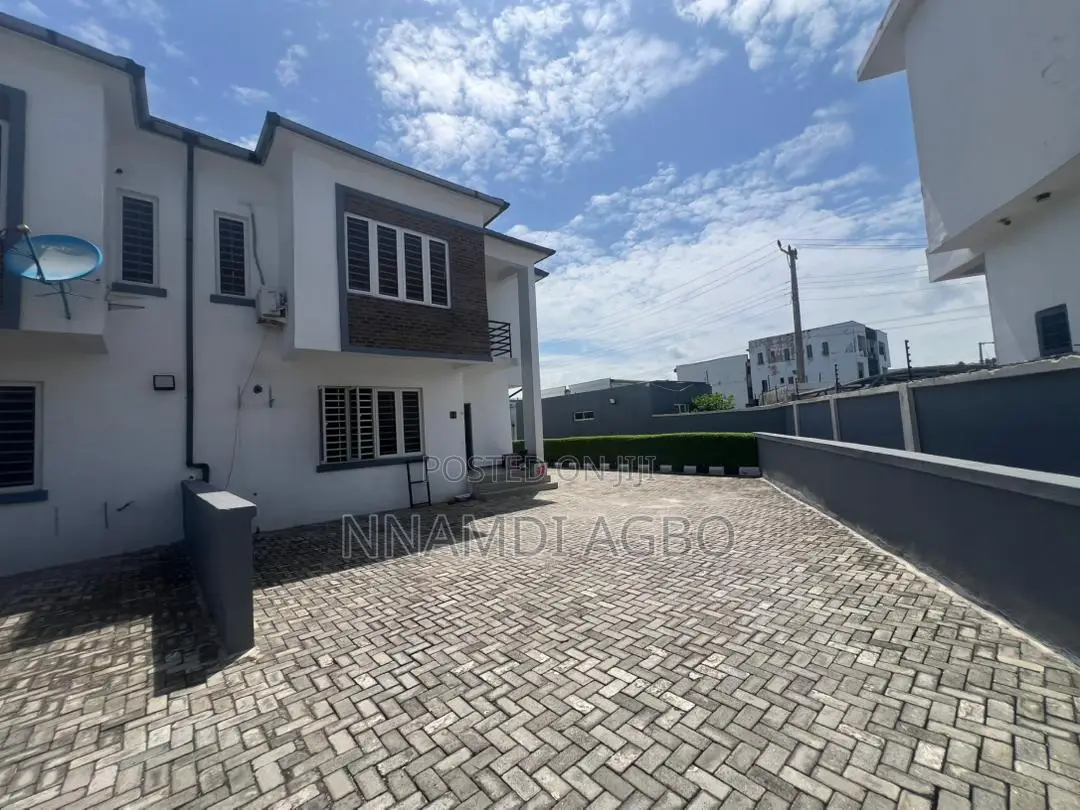 3bdrm Duplex in Chevron for rent