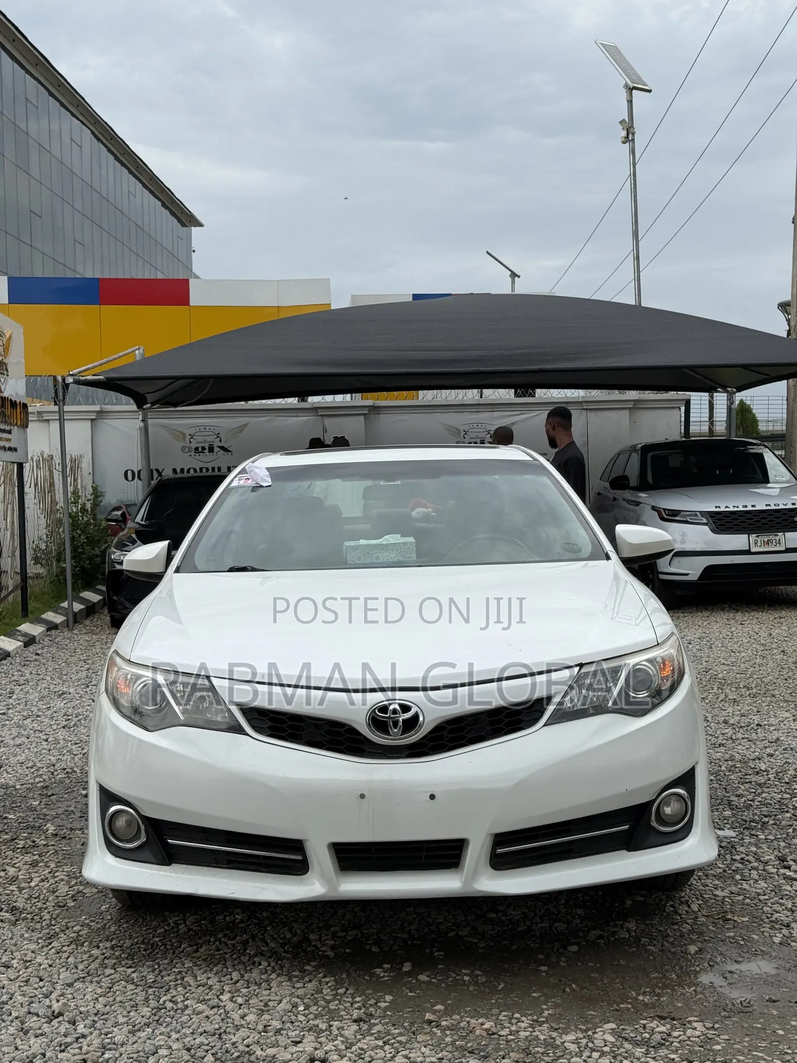 Toyota Camry SE 4dr Sedan (2.5L 4cyl 6A) 2013 White