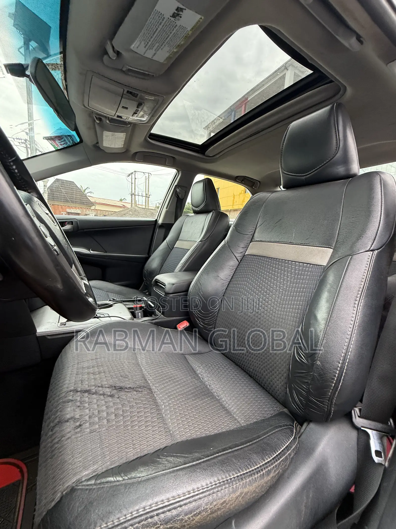 Toyota Camry SE 4dr Sedan (2.5L 4cyl 6A) 2013 White