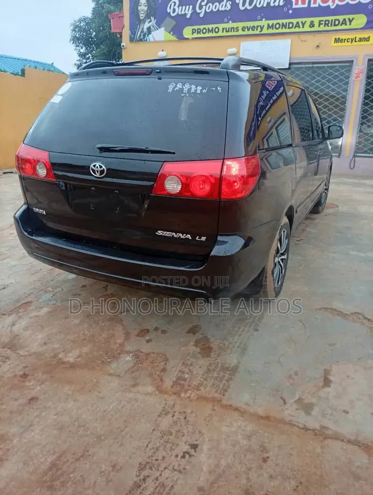 Toyota Sienna LE 2008 Black