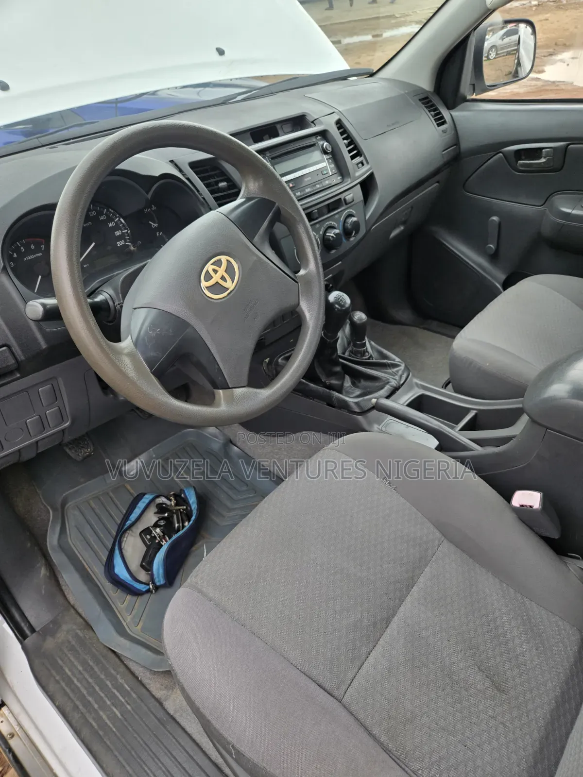 Toyota Hilux 2014 White