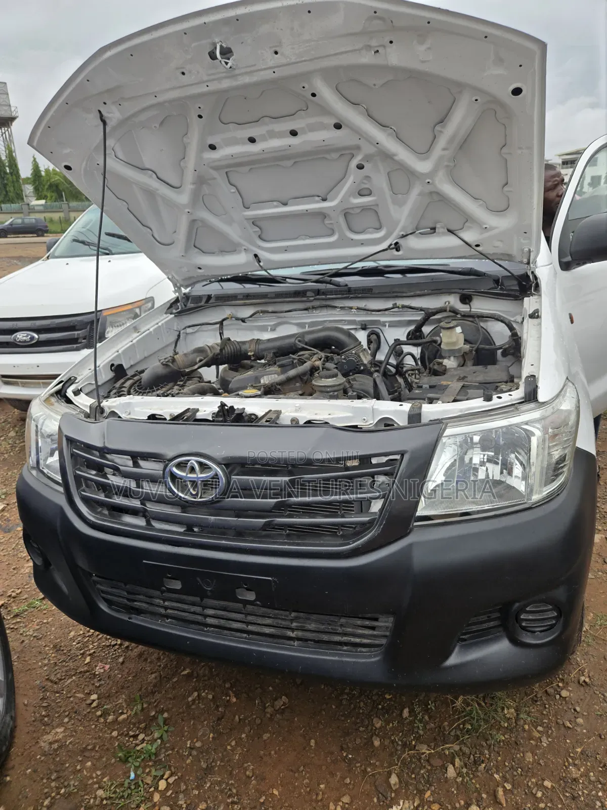 Toyota Hilux 2014 White