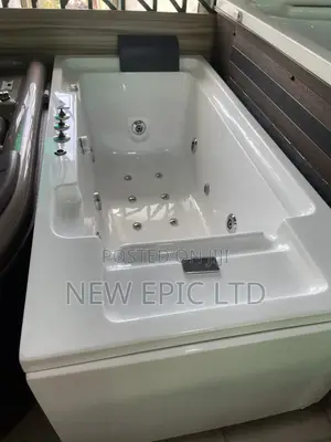 Executive Single Master Jacuzzi With Water Falling