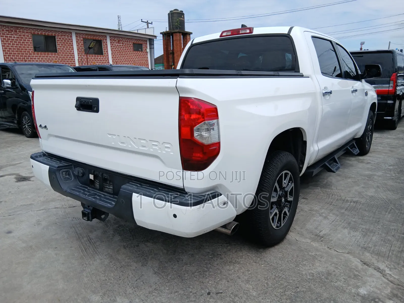 Toyota Tundra 1794 5.7L V8 4x4 CrewMax 5.6 ft. box 145.7 in. WB 2020