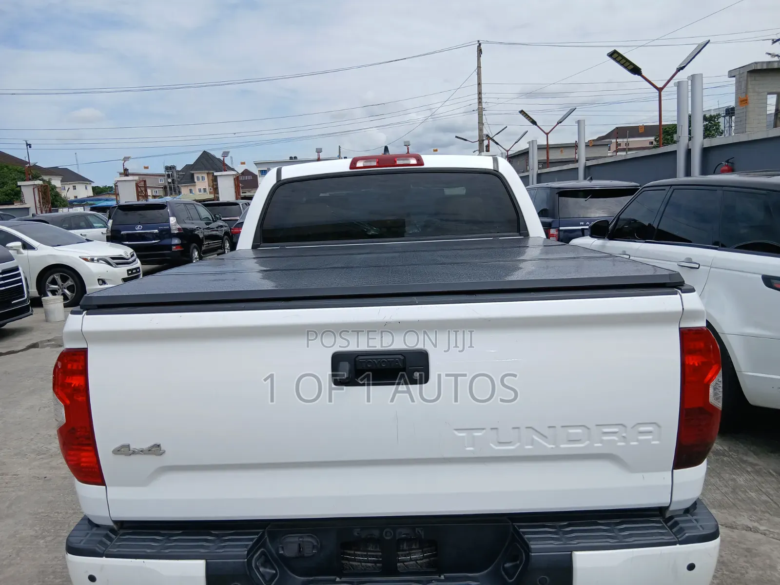 Toyota Tundra 1794 5.7L V8 4x4 CrewMax 5.6 ft. box 145.7 in. WB 2020