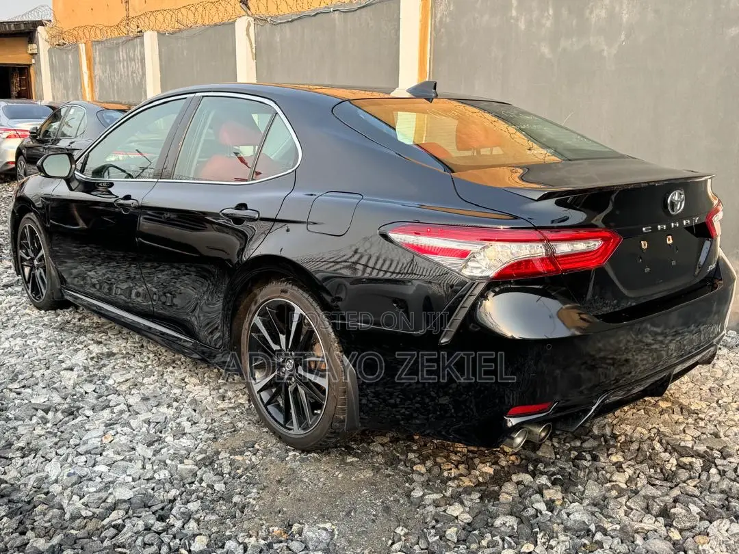 Toyota Camry 2018 Black