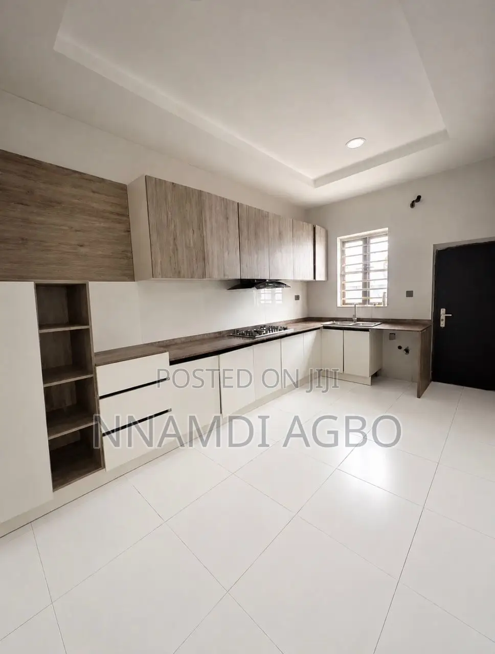 Mini Flat in Chevron for rent