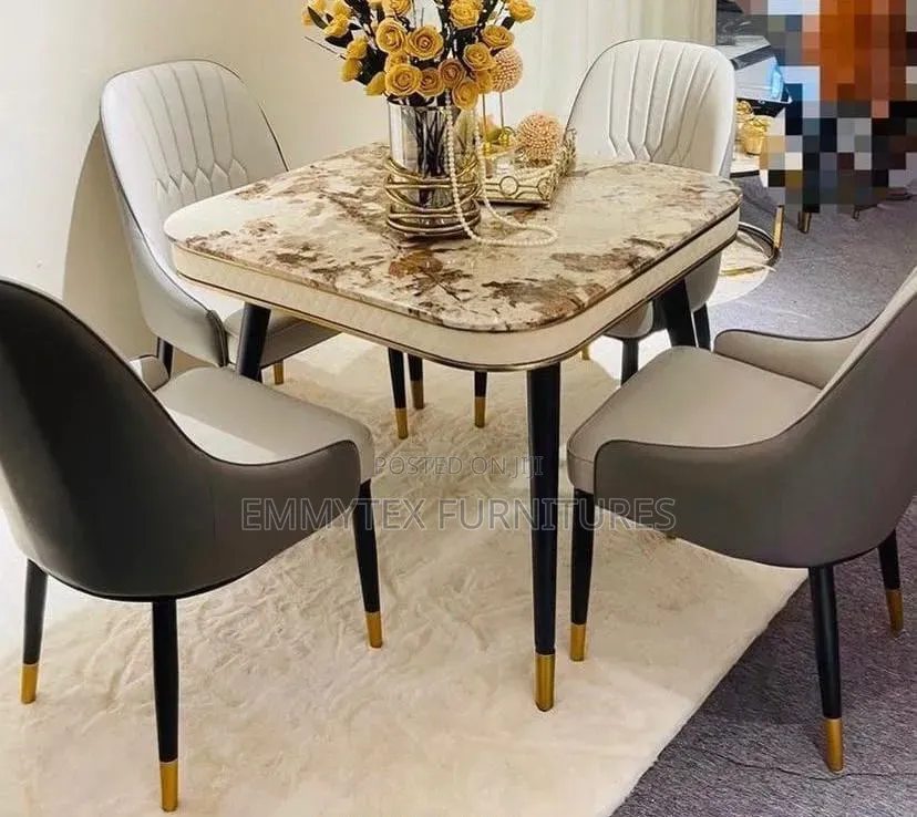 Exquisite 4 Seater Dinning Set