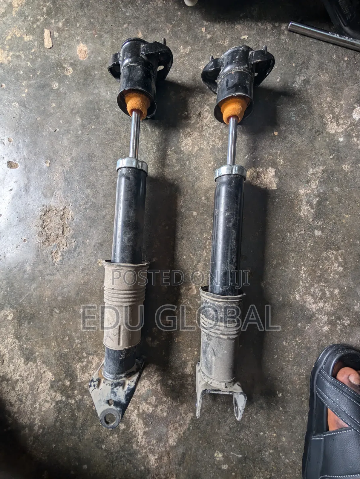 Left and Right Back Shocks Ml 166 2016