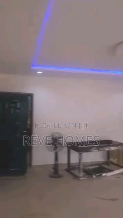 3bdrm Apartment in Shomolu for rent