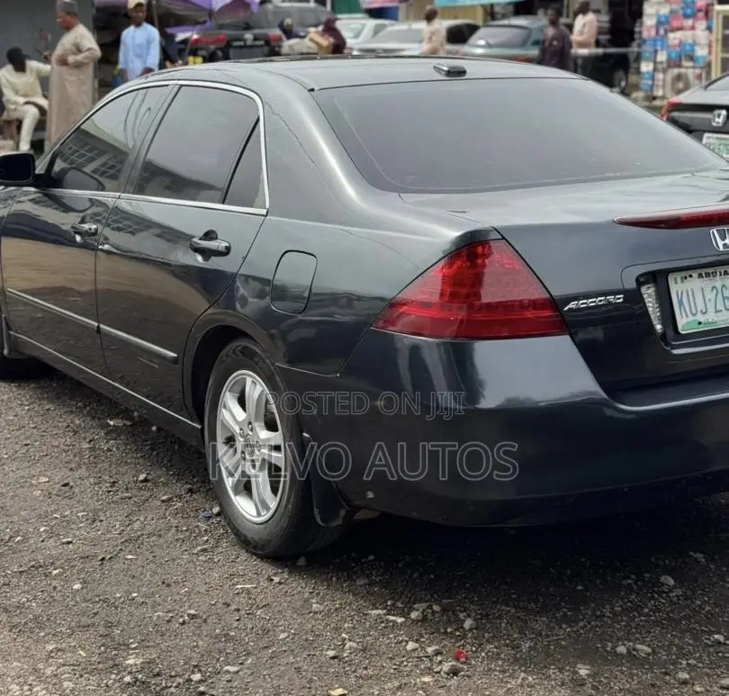Honda Accord 2006 Gray