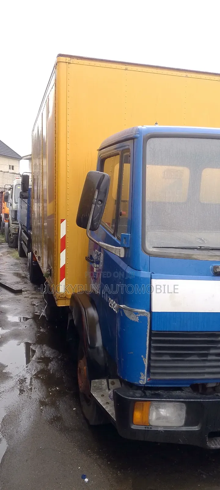 Mercedes 814 Container