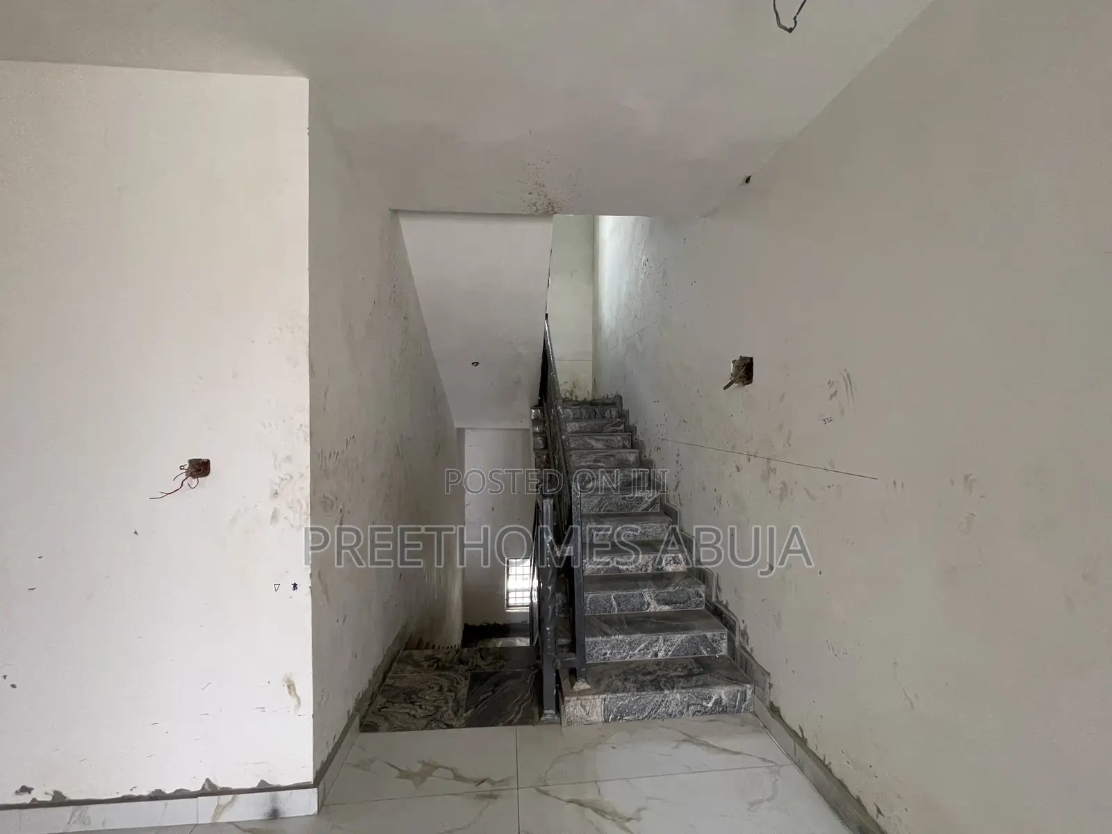 5bdrm Duplex in Ochacho Real Homes 3, Life Camp for sale
