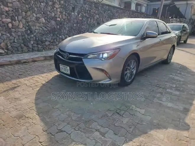 Toyota Camry 2015 Silver